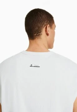 BERSHKA SLEEVELESS - Top - Off White -Bershka Verkaufsgeschäft 4e0c2c95fc9543bf8c5e5f7a23ce7801