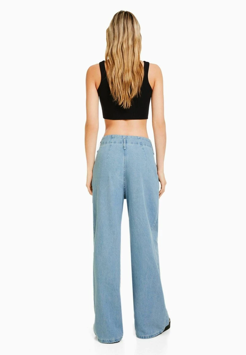 BERSHKA WIDE PLEATED - Flared Jeans - Light Blue Denim 5 BERSHKA WIDE PLEATED - Flared Jeans - Light Blue Denim – Bild 3