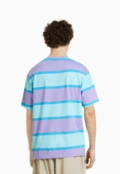 BERSHKA ‘90S STRIPED SHORT SLEEVE - T-Shirt Print - Mauve 10 BERSHKA ‘90S STRIPED SHORT SLEEVE - T-Shirt Print - Mauve -Bershka Verkaufsgeschäft 4ede45feb91d4fca977d008d9d17dbab