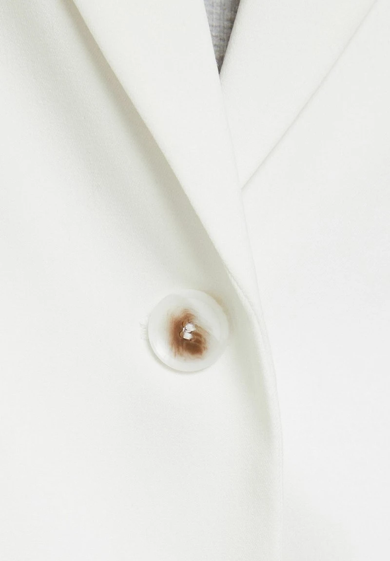 BERSHKA TAILORED CUT - Kurzmantel - White 8 BERSHKA TAILORED CUT - Kurzmantel - White – Bild 6