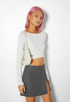 BERSHKA EFFECT BUCKLE - Handtasche - Beige