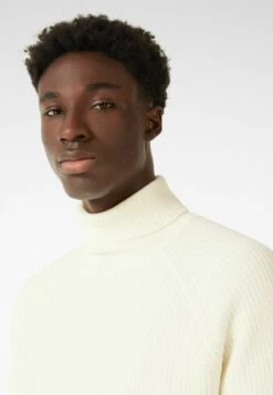 BERSHKA Strickpullover - White 11 BERSHKA Strickpullover - White -Bershka Verkaufsgeschäft 53203a545b7c4d1399599dea212c89a6