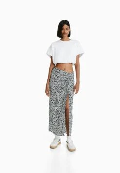 BERSHKA FLORAL PRINT - Maxirock - Black -Bershka Verkaufsgeschäft 53d483f571cd47208c69f923f482f60d