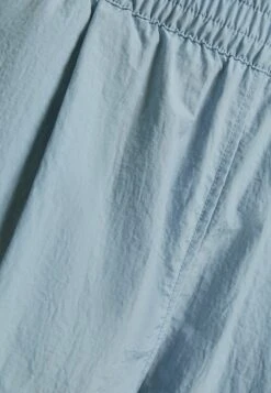 BERSHKA EFFECT WITH POCKETS - Cargohose - Blue 12 BERSHKA EFFECT WITH POCKETS - Cargohose - Blue -Bershka Verkaufsgeschäft 53f24430fc8d4944948819e2225b490e