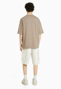 BERSHKA BAGGY CARGO - Shorts - Beige -Bershka Verkaufsgeschäft 550f9aa73919476697607ca3b81b8ef7