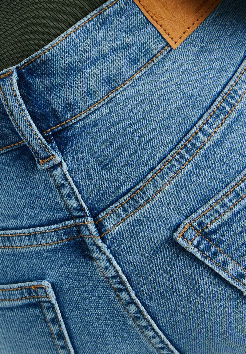 BERSHKA ROLL-UP - Jeans Shorts - Light-blue Denim 7 BERSHKA ROLL-UP - Jeans Shorts - Light-blue Denim – Bild 5