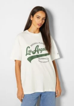 BERSHKA T-Shirt Print - Green 12 BERSHKA T-Shirt Print - Green -Bershka Verkaufsgeschäft 566bcbf551c747799733b4d727d2ffa3