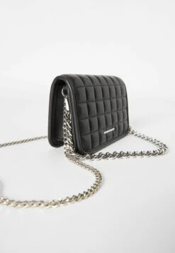 BERSHKA MIT KETTEN - Umhängetasche - Dark Grey -Bershka Verkaufsgeschäft 56af53d2762149b6a4e852ab6bd0523e