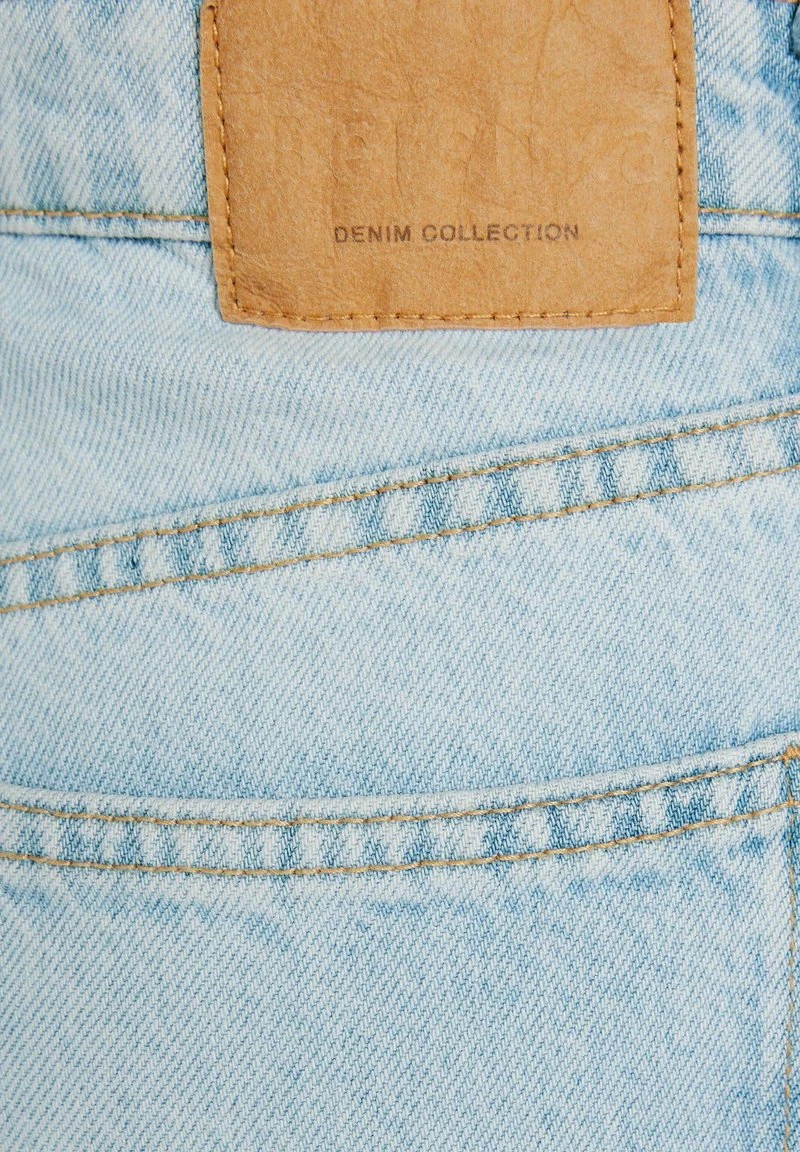 BERSHKA RIPPED MOM - Jeans Straight Leg - Light Blue Denim 7 BERSHKA RIPPED MOM - Jeans Straight Leg - Light Blue Denim – Bild 5