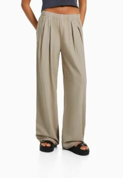 BERSHKA Jeans Relaxed Fit - Sand