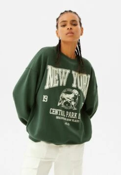 BERSHKA PRINTED - Sweatshirt - Green