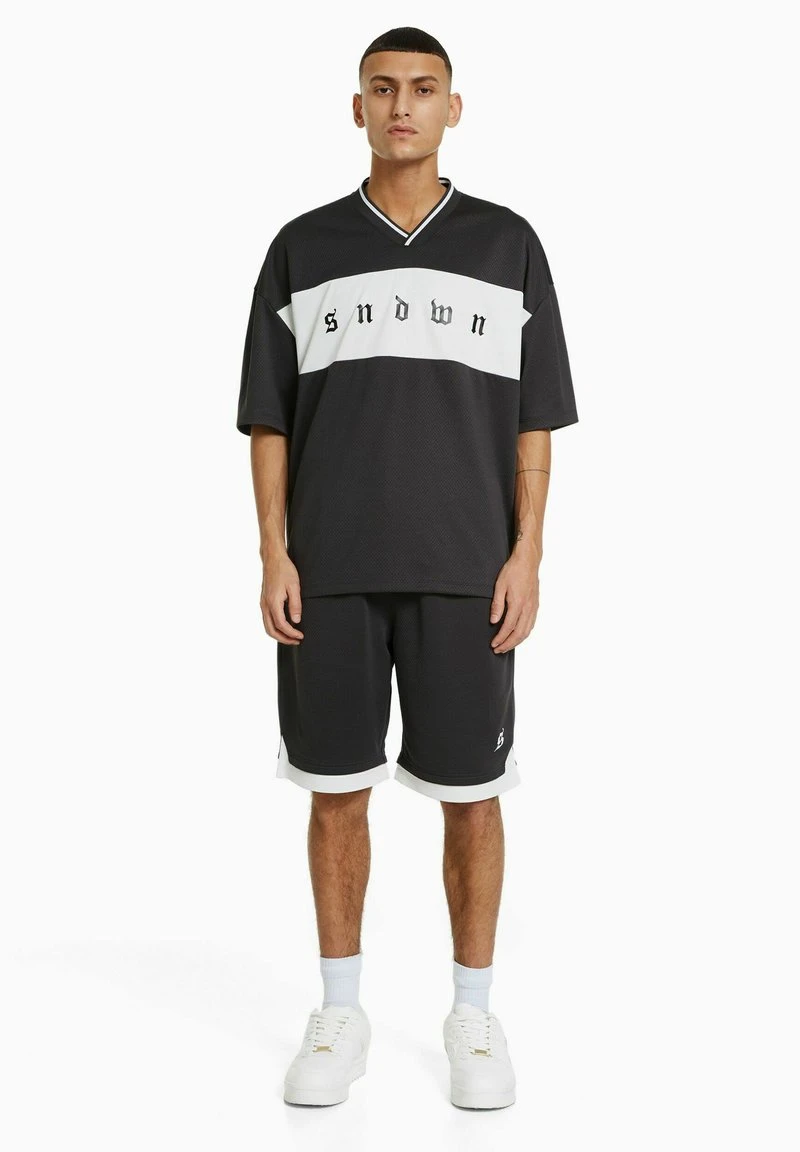 BERSHKA LOOSE FIT WITH SHORT SLEEVE - T-Shirt Print - Grey 4 BERSHKA LOOSE FIT WITH SHORT SLEEVE - T-Shirt Print - Grey – Bild 2