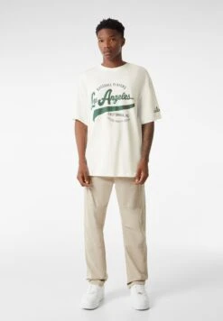 BERSHKA T-Shirt Print - Green 9 BERSHKA T-Shirt Print - Green -Bershka Verkaufsgeschäft 600c464ace334cc0b172b296a65ea19e