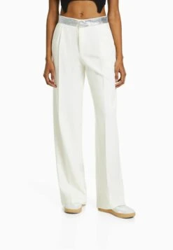 BERSHKA WITH RHINESTONE DETAIL - Stoffhose - Off White