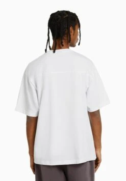 BERSHKA SHORT SLEEVE - T-Shirt Print - Off White -Bershka Verkaufsgeschäft 602d737b0cb34539ba70dd48eea75d4b