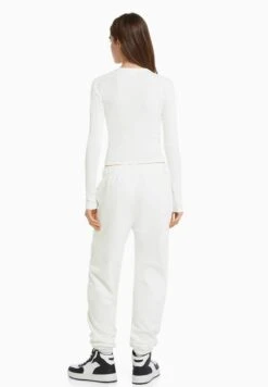 BERSHKA ANIME - Langarmshirt - White -Bershka Verkaufsgeschäft 62544a099c1341598e44b6899f3b6da6