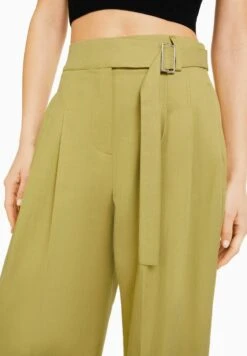 BERSHKA CARROT FIT WITH A BUCKLE - Stoffhose - Green 11 BERSHKA CARROT FIT WITH A BUCKLE - Stoffhose - Green -Bershka Verkaufsgeschäft 638ef6b0e5a4401fb37a035bdf9c7783
