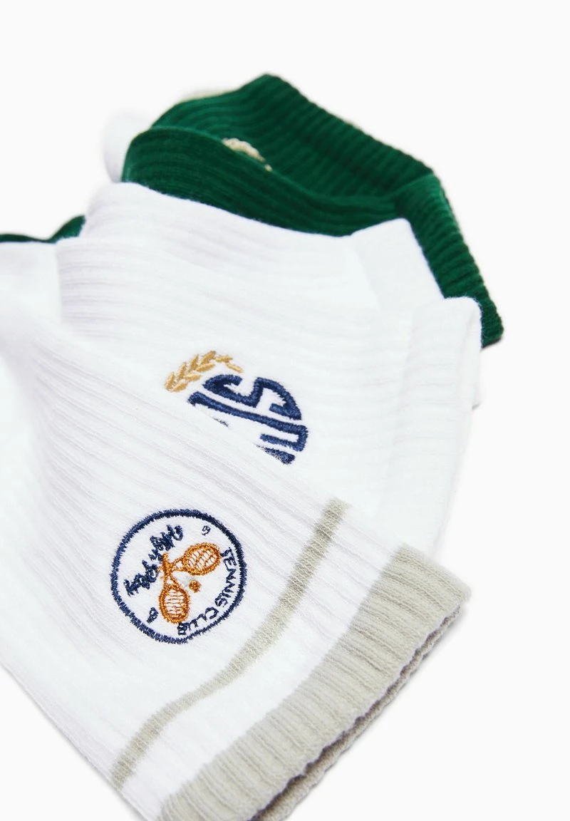 BERSHKA PACK OF 3 PAIRS EMBROIDERED VARSITY - Socken - Off White 4 BERSHKA PACK OF 3 PAIRS EMBROIDERED VARSITY - Socken - Off White – Bild 2