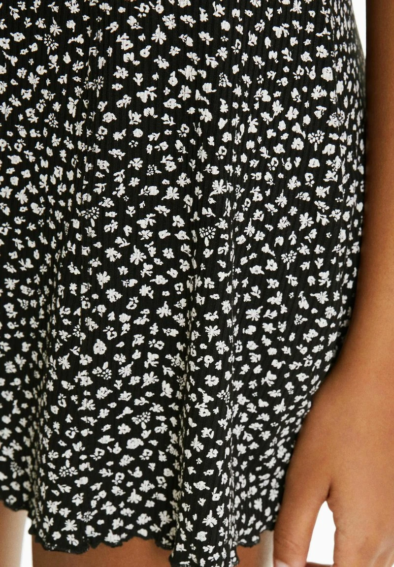 BERSHKA PRINTED SHORT SLEEVES WITH NECKLINE–MINI - Freizeitkleid - Black 6 BERSHKA PRINTED SHORT SLEEVES WITH NECKLINE–MINI - Freizeitkleid - Black – Bild 5
