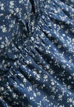 BERSHKA FLORAL PRINT WITH BOW - Bluse - Royal Blue -Bershka Verkaufsgeschäft 65034fb7f5054b9596ac0a5f4bd4ae15
