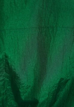 BERSHKA CROPPED - Leichte Jacke - Evergreen 13 BERSHKA CROPPED - Leichte Jacke - Evergreen -Bershka Verkaufsgeschäft 660b6e157d3b499abdf8026a5647d5d5