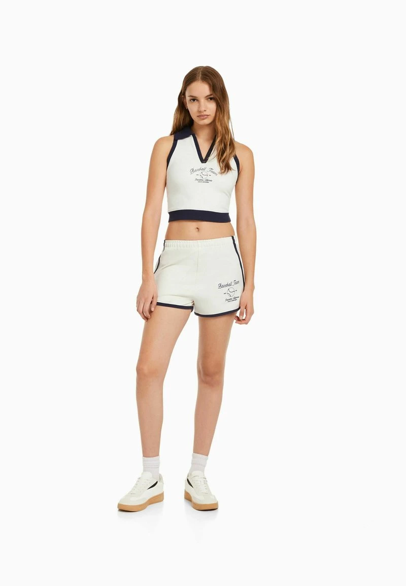 BERSHKA PRINTED WITH TRIMS - PLUSH - Shorts - Beige 3 BERSHKA PRINTED WITH TRIMS - PLUSH - Shorts - Beige