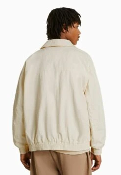 BERSHKA LIGHTWEIGHT EFFECT - Leichte Jacke - Light Yellow 10 BERSHKA LIGHTWEIGHT EFFECT - Leichte Jacke - Light Yellow -Bershka Verkaufsgeschäft 6b6a1b678f93445ebe9688bb3a9f4f5b