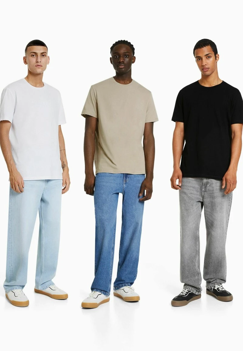 BERSHKA 3 PACK REGULAR FIT - T-Shirt Basic - Off White 3 BERSHKA 3 PACK REGULAR FIT - T-Shirt Basic - Off White