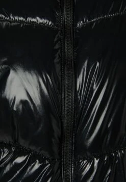 BERSHKA VINYL - Winterjacke - Black 13 BERSHKA VINYL - Winterjacke - Black -Bershka Verkaufsgeschäft 6ce14ff132e14cbfa0a6df164d7048a1