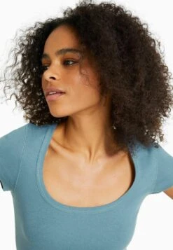 BERSHKA SHORT SLEEVES WITH A ROUND NECK - T-Shirt Basic - Mottled Royal Blue -Bershka Verkaufsgeschäft 6d824375fdfd4a3e87a3e742dea7e1d9