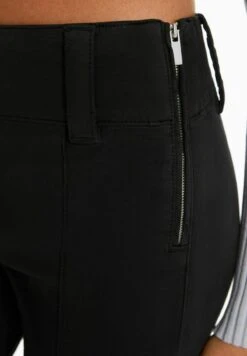 BERSHKA FLARE - Stoffhose - Dark Grey 11 BERSHKA FLARE - Stoffhose - Dark Grey -Bershka Verkaufsgeschäft 6db89668bf204129a8061f05b86fa389