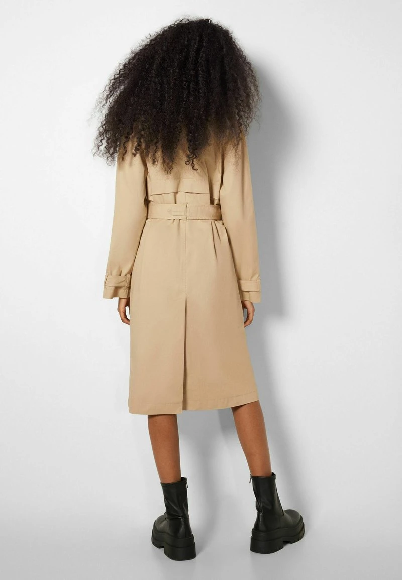 BERSHKA Trenchcoat - Camel 5 BERSHKA Trenchcoat - Camel – Bild 3