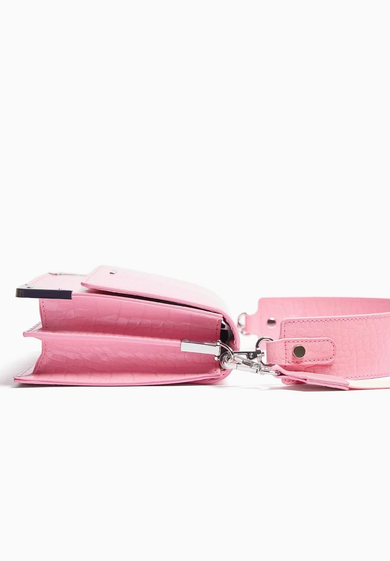 BERSHKA TEXTURED - MINAUDIÈRE WITH HANDLE - Handtasche - Light Pink 6 BERSHKA TEXTURED - MINAUDIÈRE WITH HANDLE - Handtasche - Light Pink – Bild 4