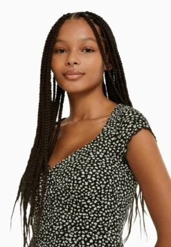 BERSHKA PRINTED SHORT SLEEVES WITH NECKLINE–MINI - Freizeitkleid - Black 10 BERSHKA PRINTED SHORT SLEEVES WITH NECKLINE–MINI - Freizeitkleid - Black -Bershka Verkaufsgeschäft 701d35761f8e4b5594b786d6de2d7cd0