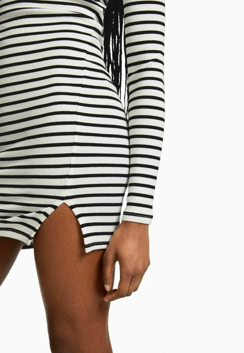 BERSHKA LONG SLEEVE MINI - Etuikleid - White 6 BERSHKA LONG SLEEVE MINI - Etuikleid - White – Bild 4