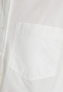 BERSHKA CROPPED - Hemdbluse - Off-white -Bershka Verkaufsgeschäft 71de13624f5a4551939717917284cc7f