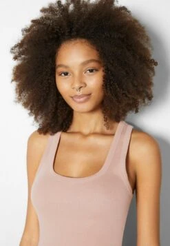 BERSHKA SLEEVELESS - Top - Pink 11 BERSHKA SLEEVELESS - Top - Pink -Bershka Verkaufsgeschäft 725a69f59e404cf8ae074f370b3f0174
