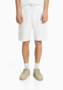 BERSHKA FADED-EFFECT PLUSH - BERMUDA - Shorts - Off White