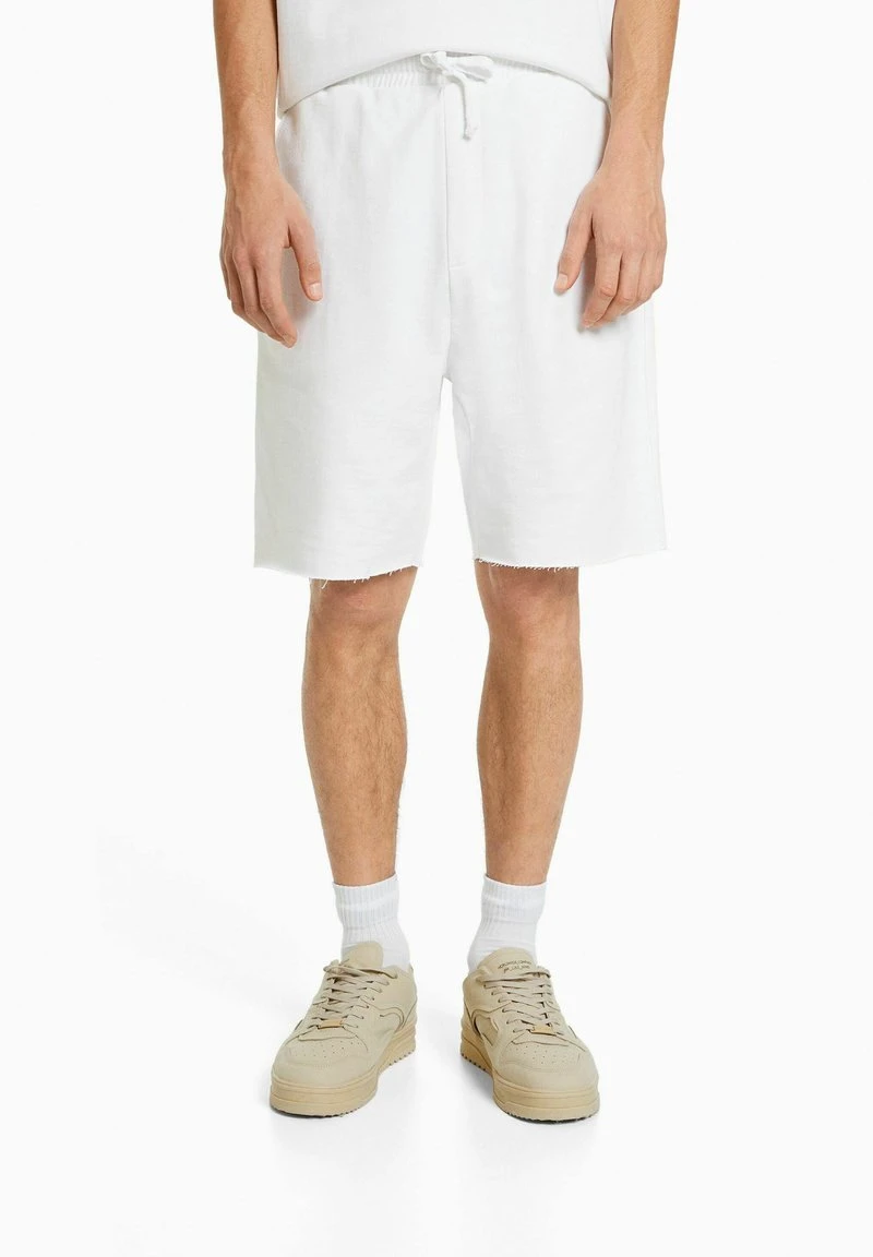 BERSHKA FADED-EFFECT PLUSH - BERMUDA - Shorts - Off White 3 BERSHKA FADED-EFFECT PLUSH - BERMUDA - Shorts - Off White