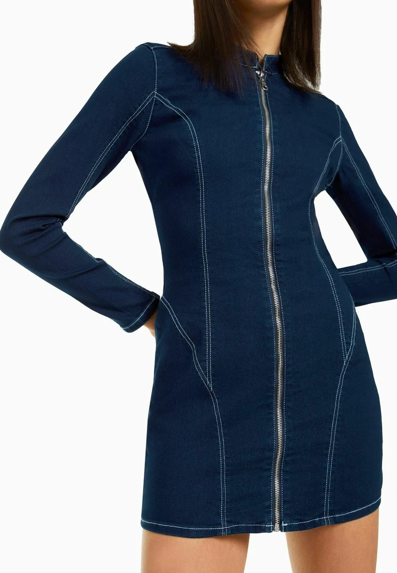 BERSHKA LONG FITTED WITH CONTRAST - Jeanskleid - Royal Blue 6 BERSHKA LONG FITTED WITH CONTRAST - Jeanskleid - Royal Blue – Bild 4
