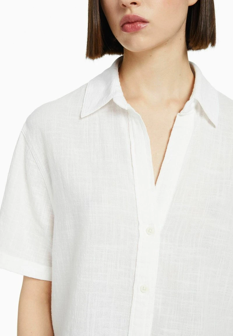BERSHKA SHORT SLEEVE TEXTURED - Hemdbluse - White 6 BERSHKA SHORT SLEEVE TEXTURED - Hemdbluse - White – Bild 4