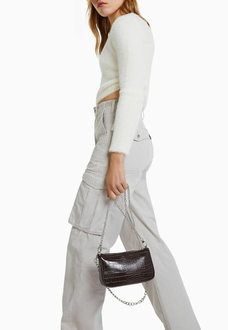 BERSHKA MIT KROKOPRÄGUNG - Umhängetasche - Brown 3 BERSHKA MIT KROKOPRÄGUNG - Umhängetasche - Brown