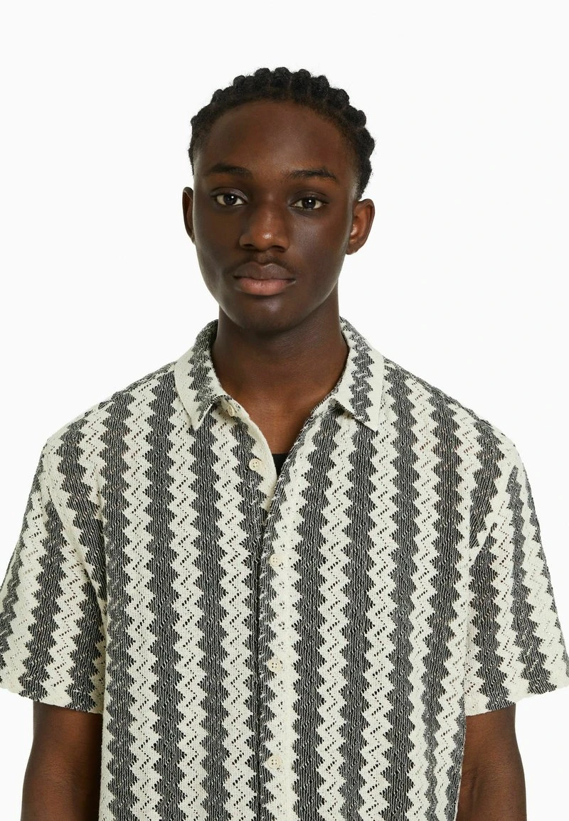 BERSHKA OPEN KNIT SHORT SLEEVE - Hemd - Sand 6 BERSHKA OPEN KNIT SHORT SLEEVE - Hemd - Sand – Bild 4