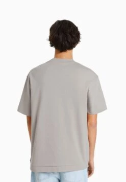BERSHKA SHORT SLEEVE - T-Shirt Basic - Grey 10 BERSHKA SHORT SLEEVE - T-Shirt Basic - Grey -Bershka Verkaufsgeschäft 7699d53d242d434b92a758cf25c3533b