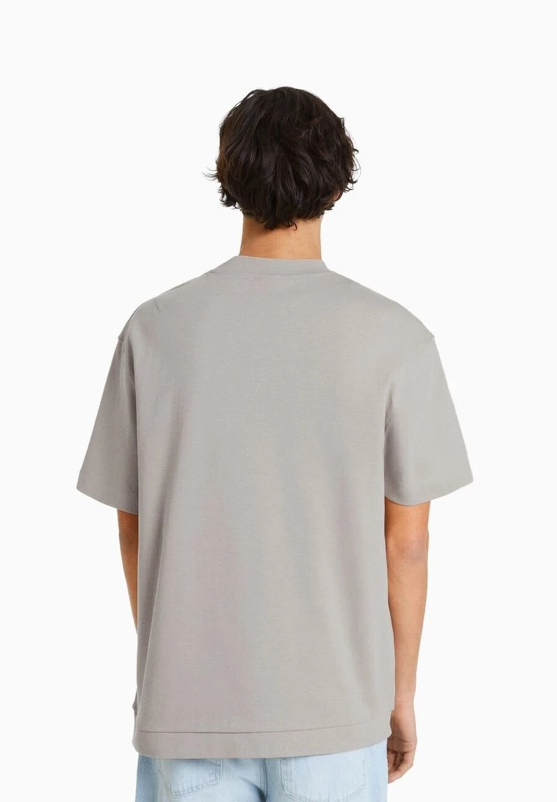 BERSHKA SHORT SLEEVE - T-Shirt Basic - Grey 5 BERSHKA SHORT SLEEVE - T-Shirt Basic - Grey – Bild 3