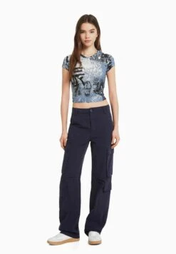 BERSHKA SHORT SLEEVE - T-Shirt Print - Blue -Bershka Verkaufsgeschäft 7755ce1e868f49c69ed8c799ec04883f