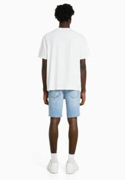 BERSHKA RIPPED - BERMUDA - Jeans Shorts - Light Blue Denim -Bershka Verkaufsgeschäft 7ba662009b514d5fb515f485322ae4bd