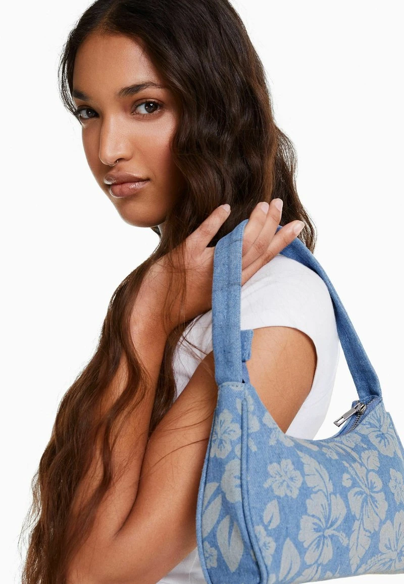 BERSHKA PRINTED WITH STRAP - Handtasche - Dark Blue 4 BERSHKA PRINTED WITH STRAP - Handtasche - Dark Blue – Bild 2