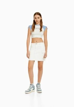 BERSHKA PRINTED SHORT SLEEVE WITH GATHERING - T-Shirt Print - White 9 BERSHKA PRINTED SHORT SLEEVE WITH GATHERING - T-Shirt Print - White -Bershka Verkaufsgeschäft 7c5ae0289c1440c4b83403d577873daf