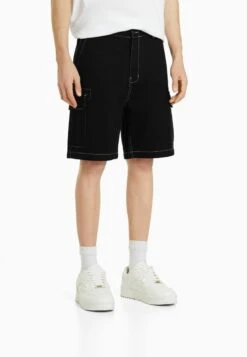BERSHKA CONTRAST STITCH CARGO - Shorts - Black